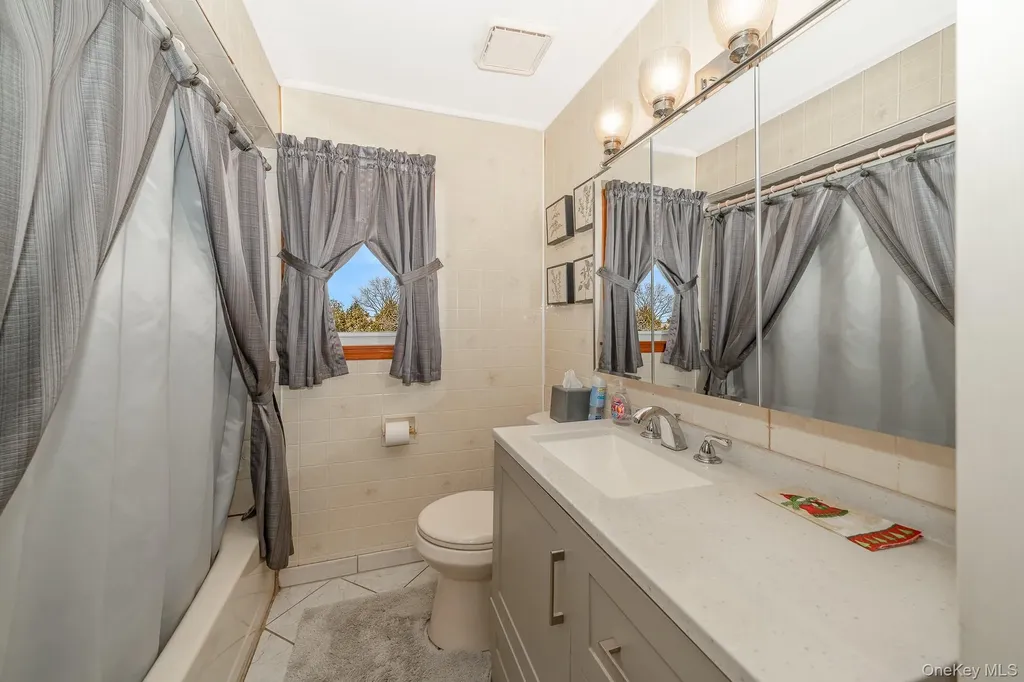 3683 Hawk Road Levittown NY 11756
