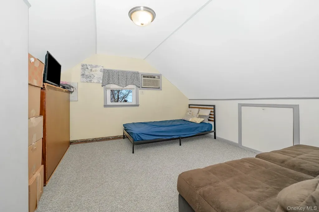 3683 Hawk Road Levittown NY 11756