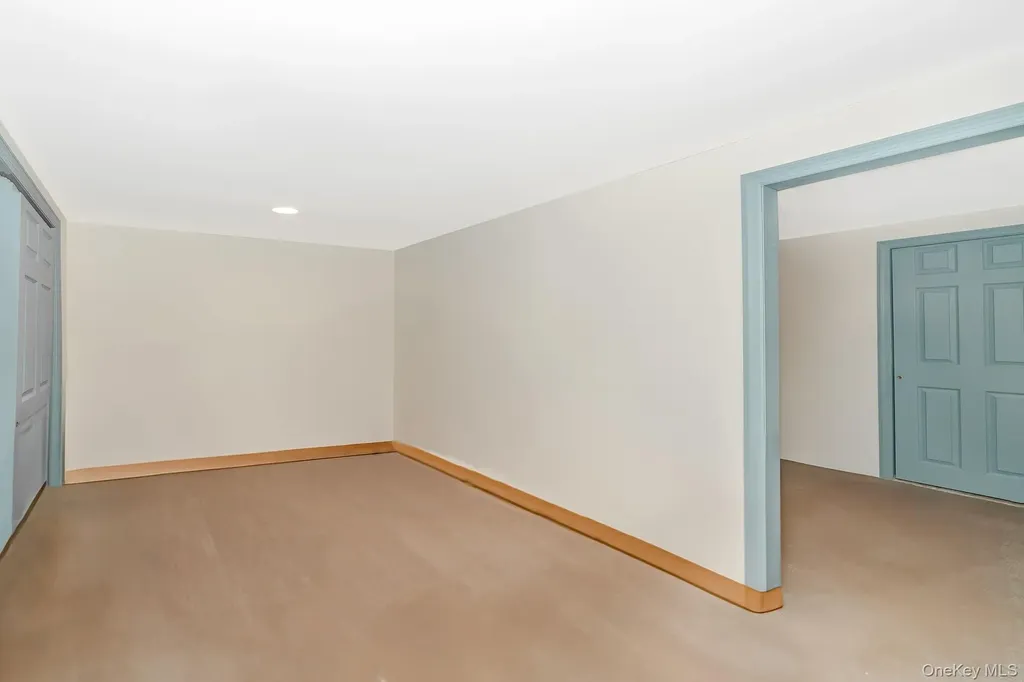 3683 Hawk Road Levittown NY 11756