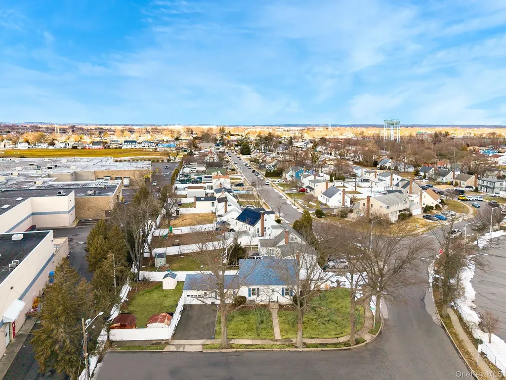 3683 Hawk Road Levittown NY 11756