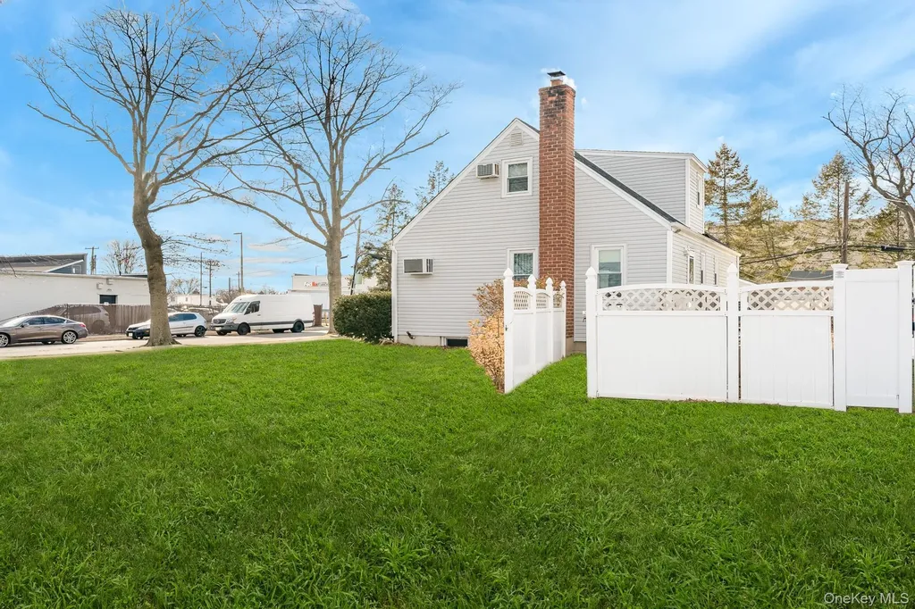 3683 Hawk Road Levittown NY 11756