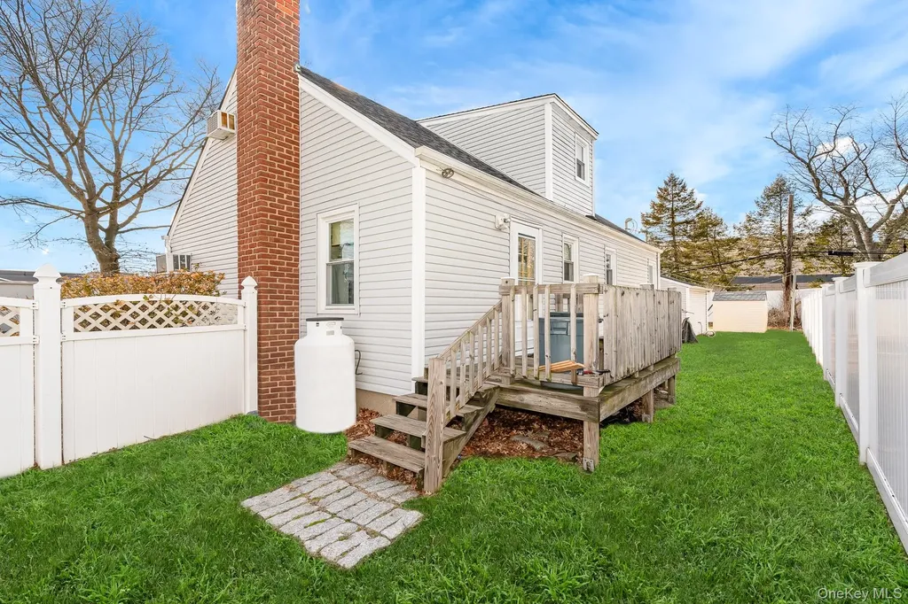 3683 Hawk Road Levittown NY 11756