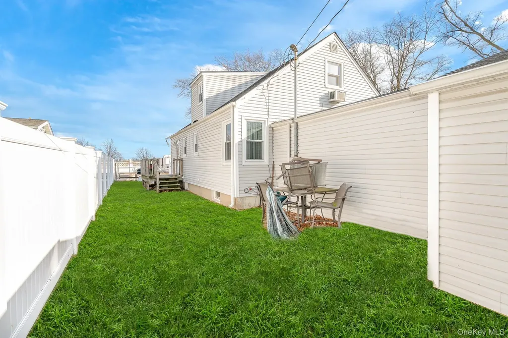 3683 Hawk Road Levittown NY 11756