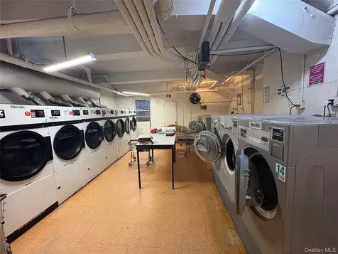 131-11 Kew Gardens Road Richmond Hill NY 11418