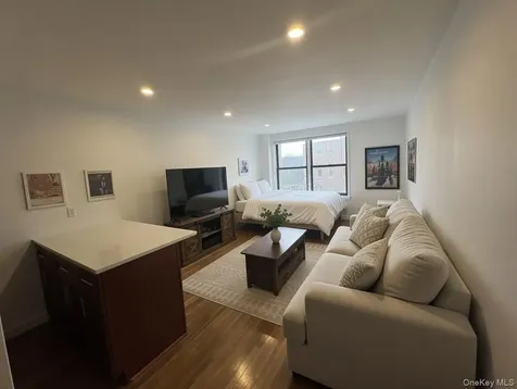 131-11 Kew Gardens Road Richmond Hill NY 11418