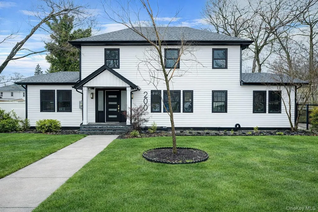 200 Evans Avenue Freeport NY 11520