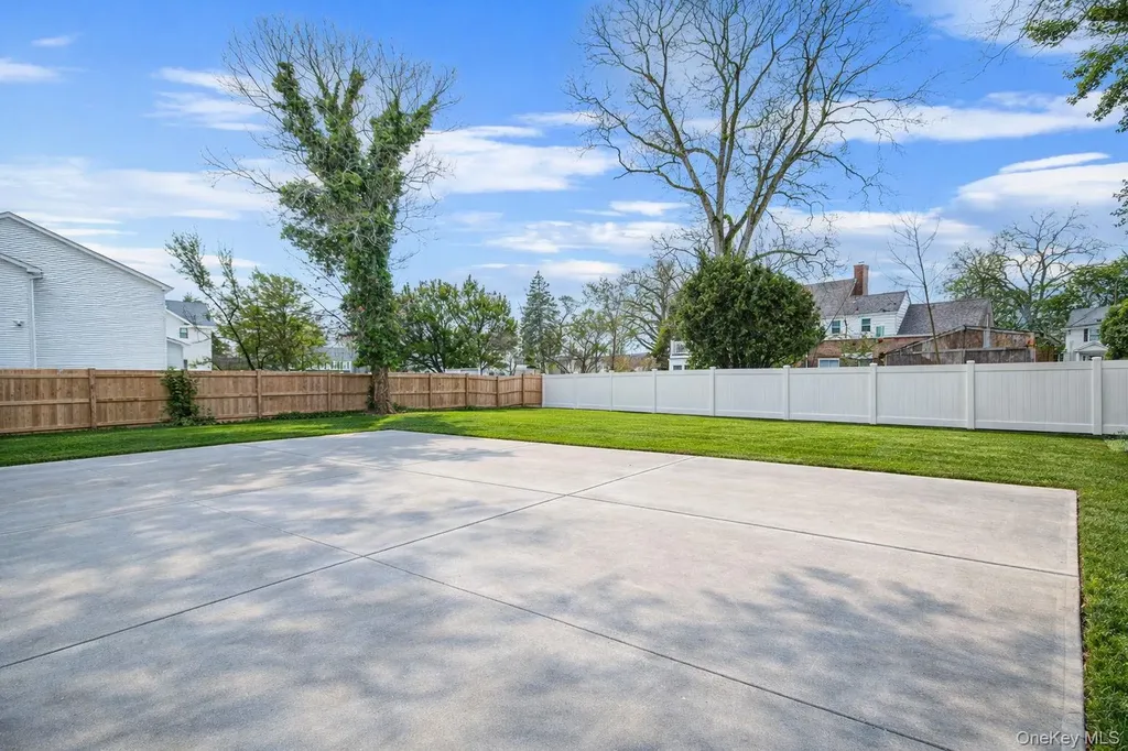 200 Evans Avenue Freeport NY 11520