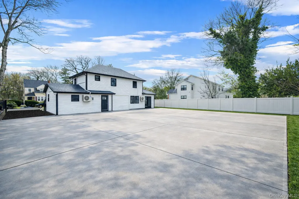 200 Evans Avenue Freeport NY 11520