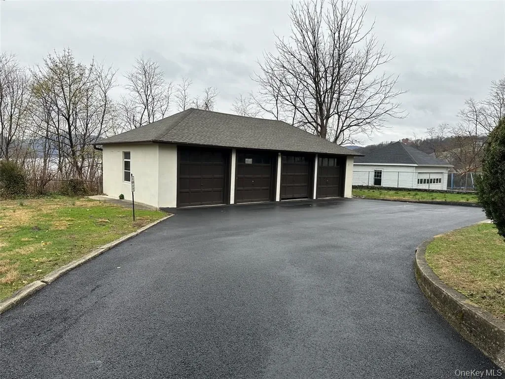 320 Simpson Place Peekskill NY 10566