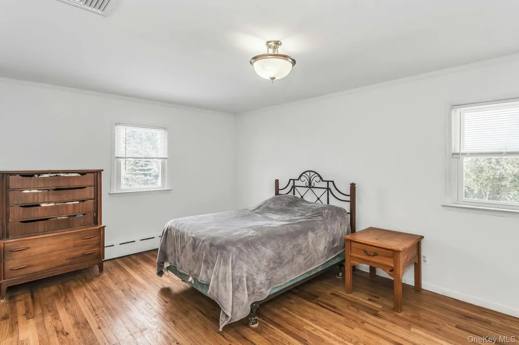56 Dowsing Place Amityville NY 11701