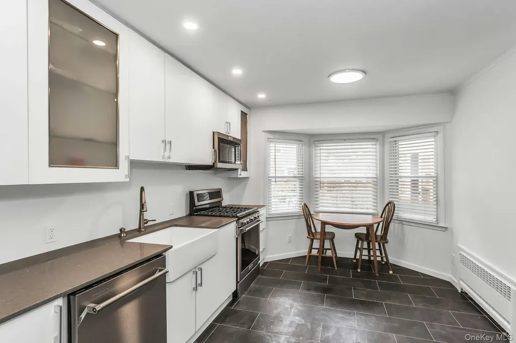 56 Dowsing Place Amityville NY 11701