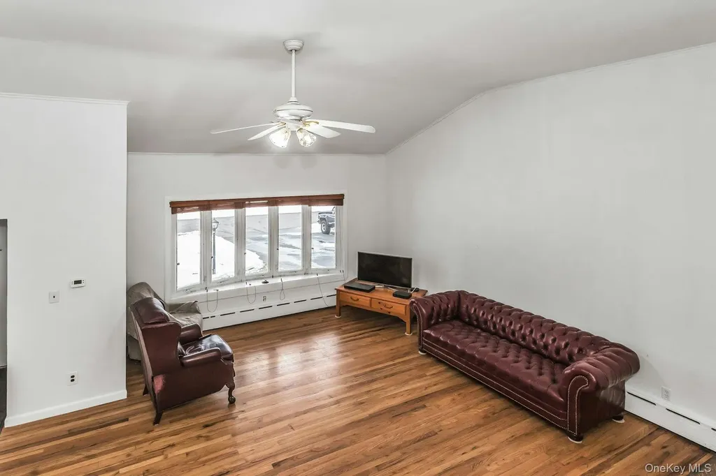 56 Dowsing Place Amityville NY 11701