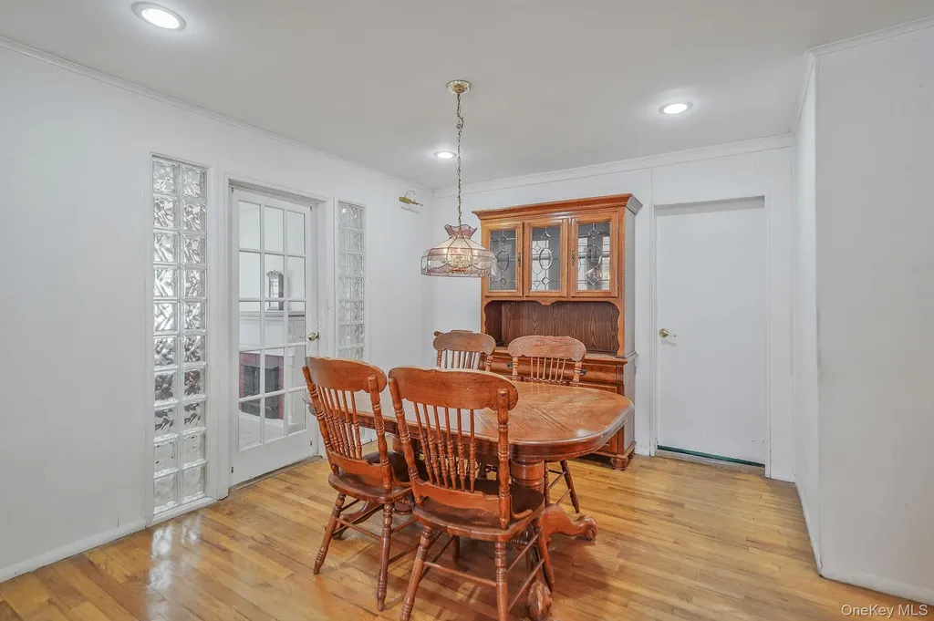 367 Vincent Avenue Lynbrook NY 11563
