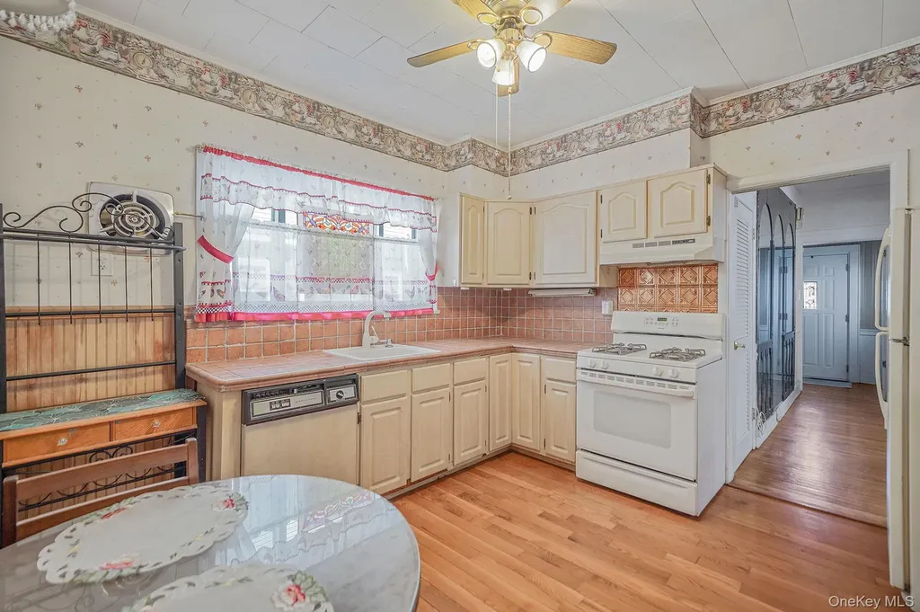 367 Vincent Avenue Lynbrook NY 11563