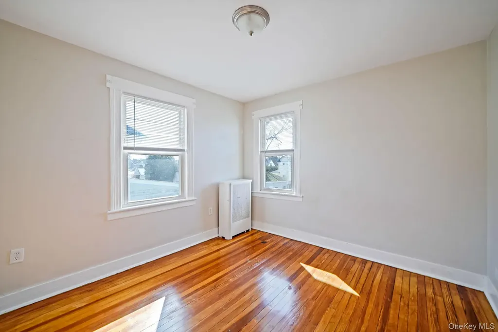 367 Vincent Avenue Lynbrook NY 11563