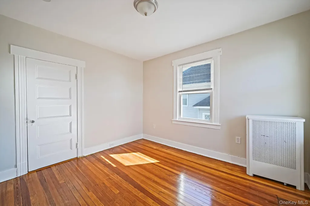 367 Vincent Avenue Lynbrook NY 11563