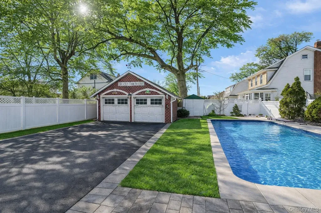 367 Vincent Avenue Lynbrook NY 11563
