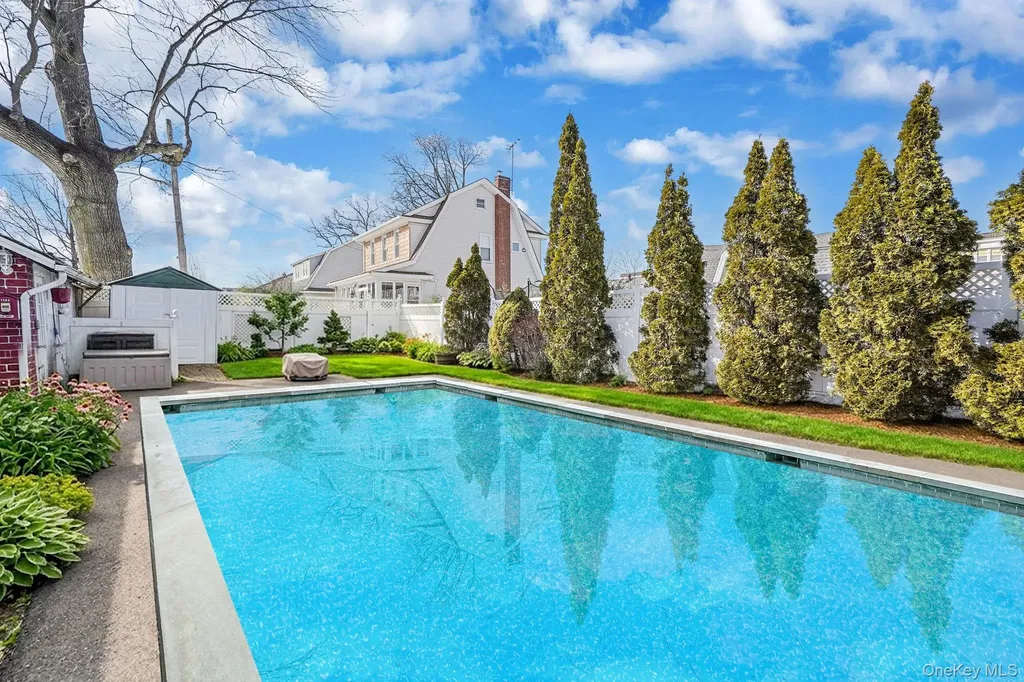 367 Vincent Avenue Lynbrook NY 11563