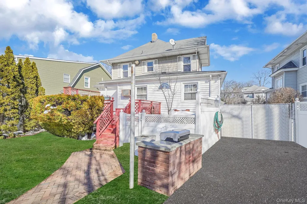 367 Vincent Avenue Lynbrook NY 11563