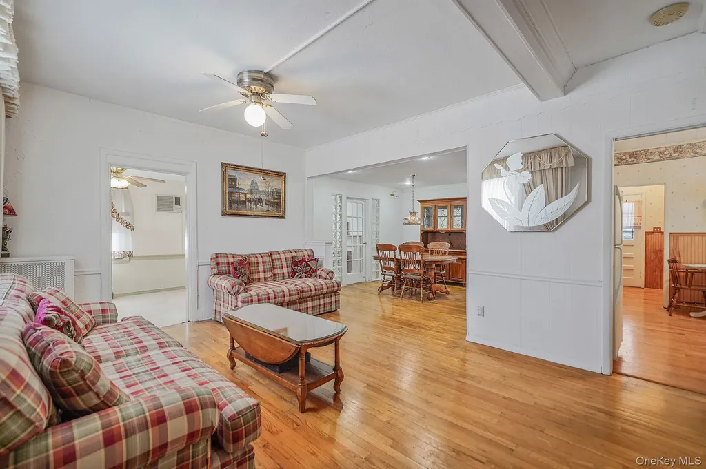 367 Vincent Avenue Lynbrook NY 11563