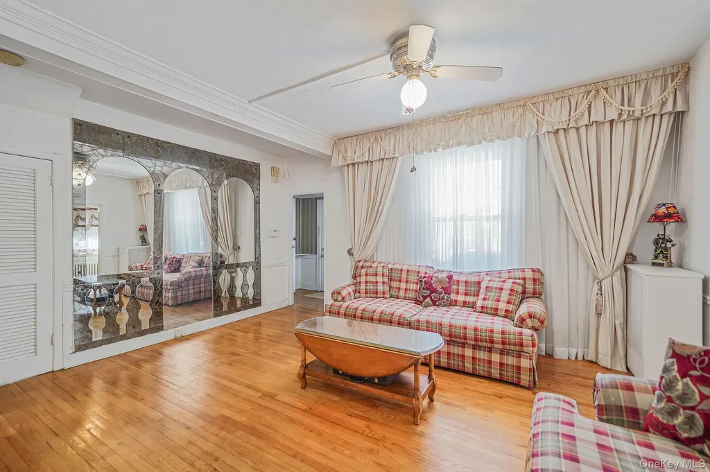 367 Vincent Avenue Lynbrook NY 11563