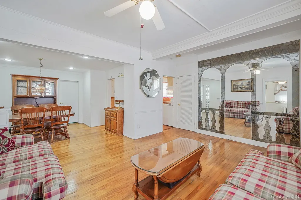 367 Vincent Avenue Lynbrook NY 11563