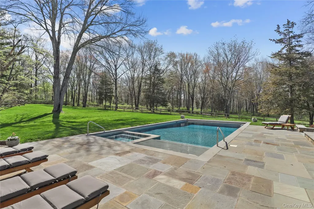 12 E Ridge Road Waccabuc NY 10597