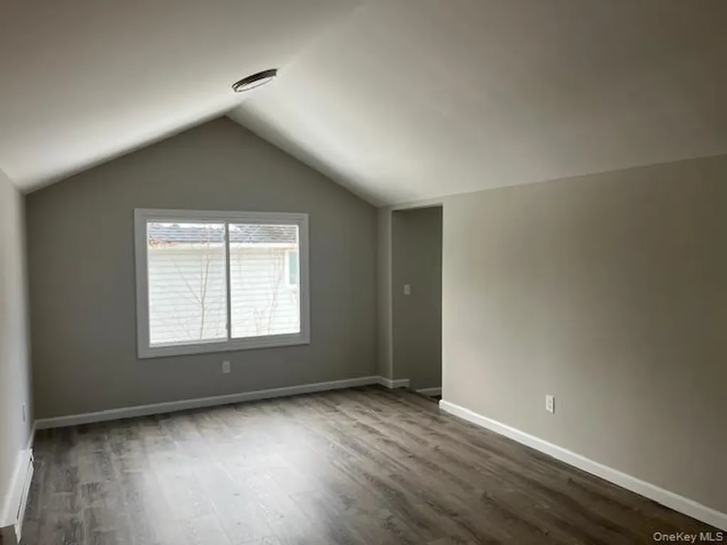 87 Ferndale Avenue Selden NY 11784