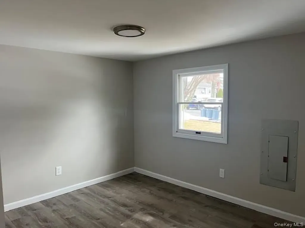 87 Ferndale Avenue Selden NY 11784