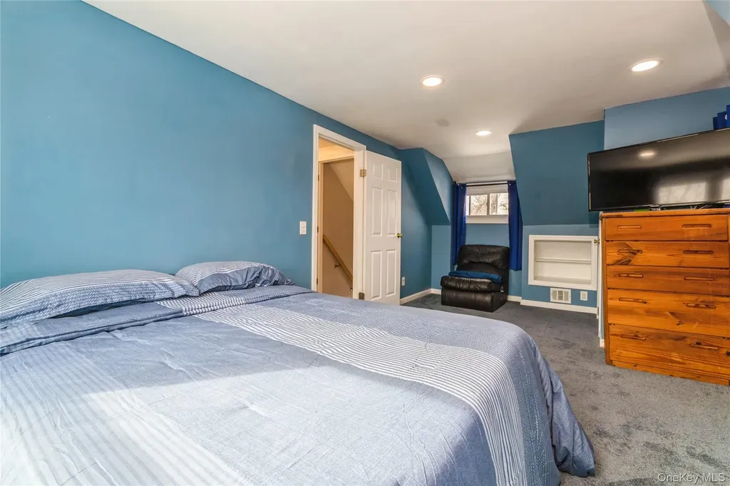10 Hickory Street Central Islip NY 11722