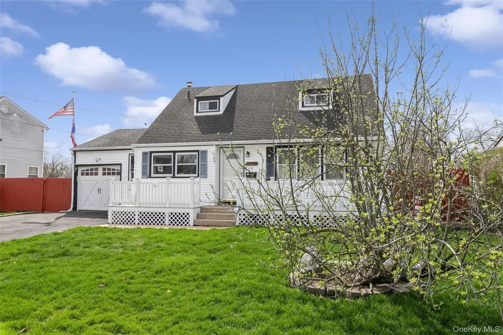 10 Hickory Street Central Islip NY 11722