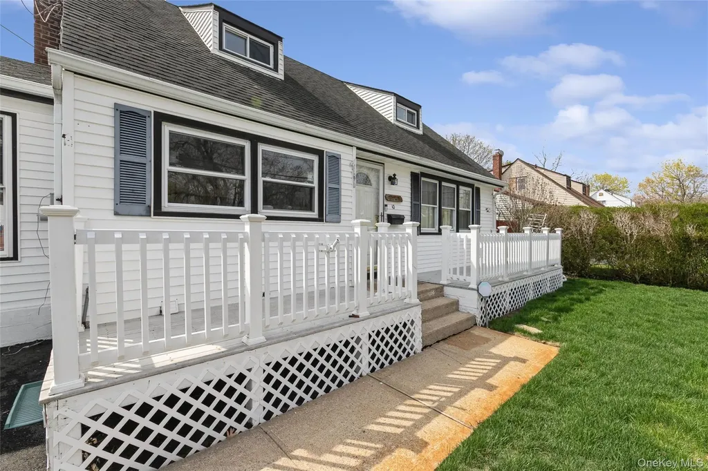 10 Hickory Street Central Islip NY 11722