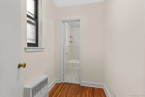 142 Garth Road Scarsdale NY 10583