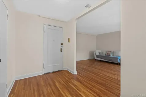 142 Garth Road Scarsdale NY 10583
