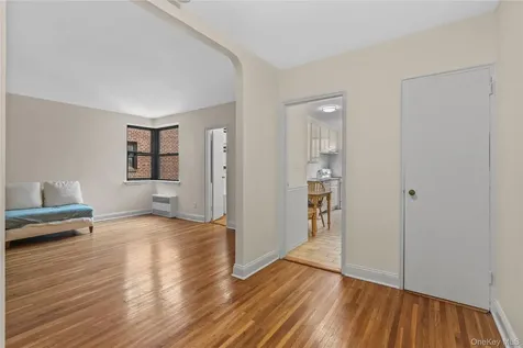 142 Garth Road Scarsdale NY 10583