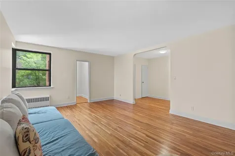 142 Garth Road Scarsdale NY 10583