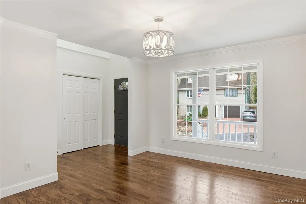 24 North Drive Centerport NY 11721