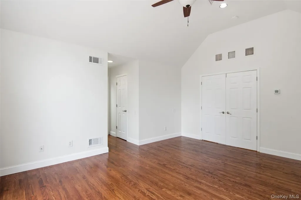 24 North Drive Centerport NY 11721