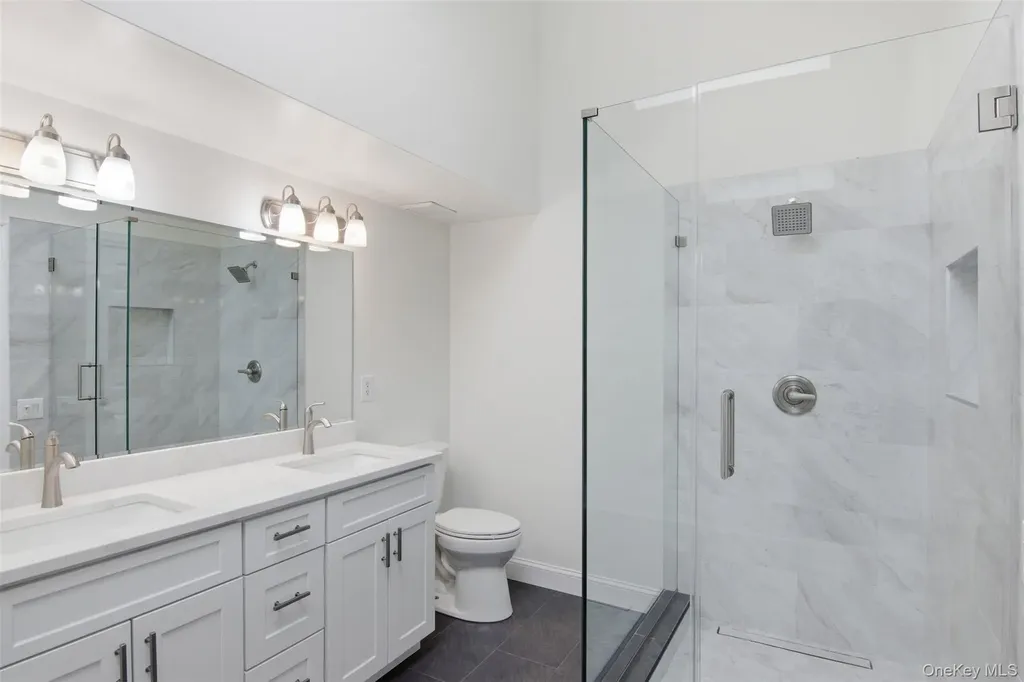 24 North Drive Centerport NY 11721