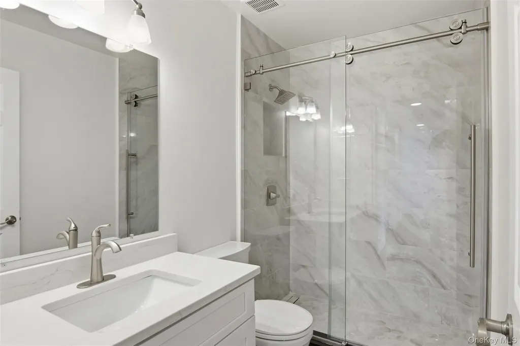24 North Drive Centerport NY 11721