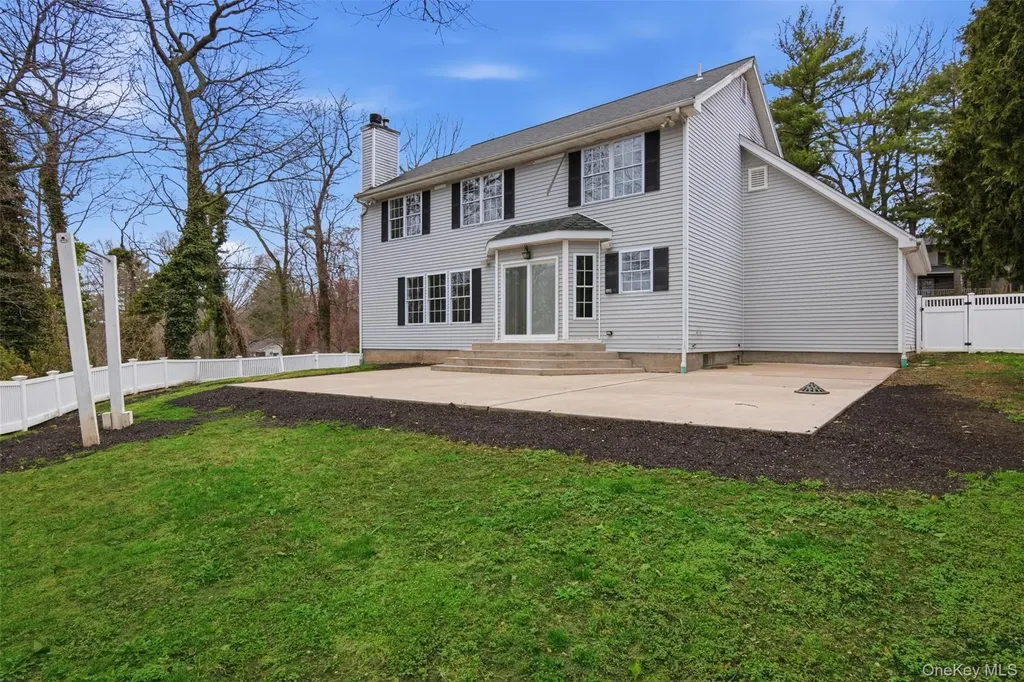 24 North Drive Centerport NY 11721