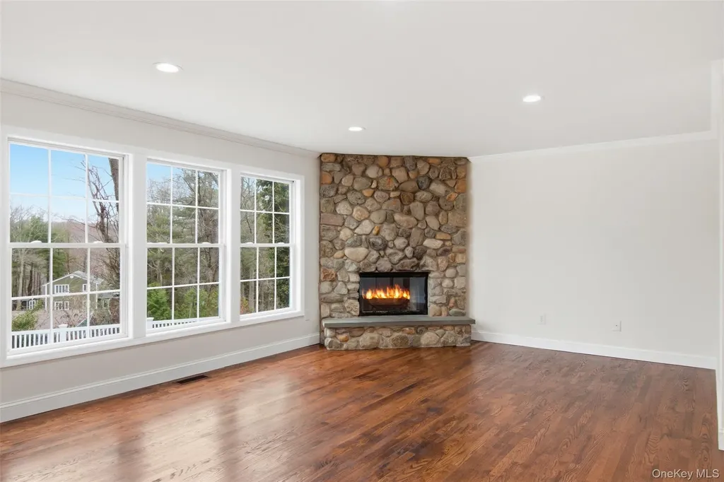 24 North Drive Centerport NY 11721