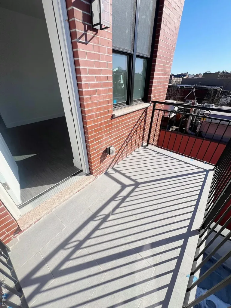 4512 104th Corona NY 11368