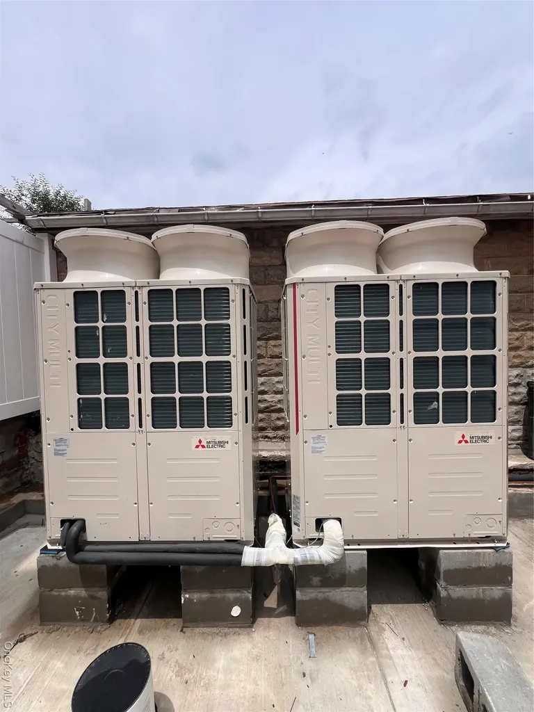 4512 104th Corona NY 11368
