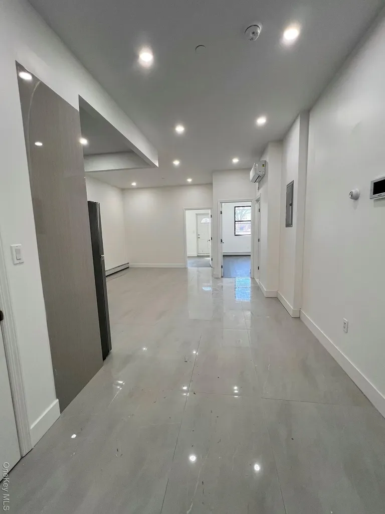 4512 104th Corona NY 11368