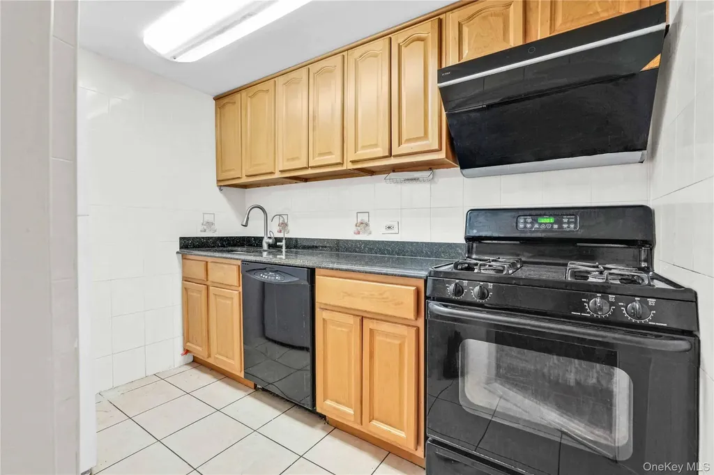13835 Elder Avenue Flushing NY 11355