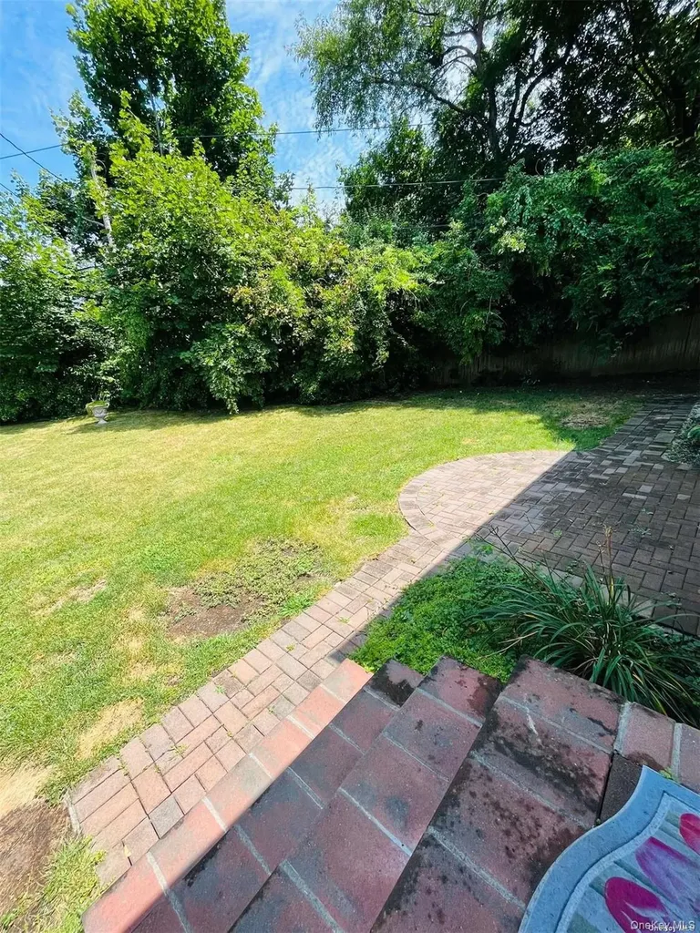 40 Willets Drive Syosset NY 11791