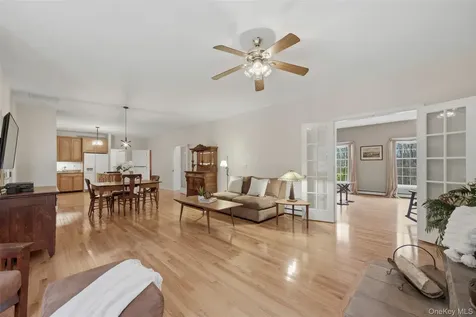 580 Oscawana Lake Road Putnam Valley NY 10579