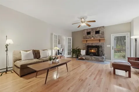 580 Oscawana Lake Road Putnam Valley NY 10579