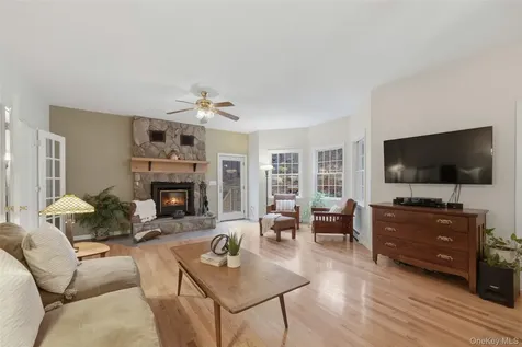 580 Oscawana Lake Road Putnam Valley NY 10579